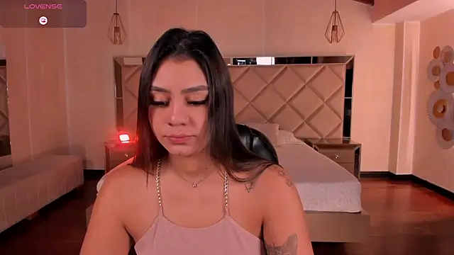 AllyJensen online show from April 22, 10:39 am