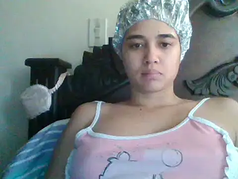 Snapshot of trianabell chatting on December 14, 3:04 pm trianabell online show from December 14, 3:04 pm