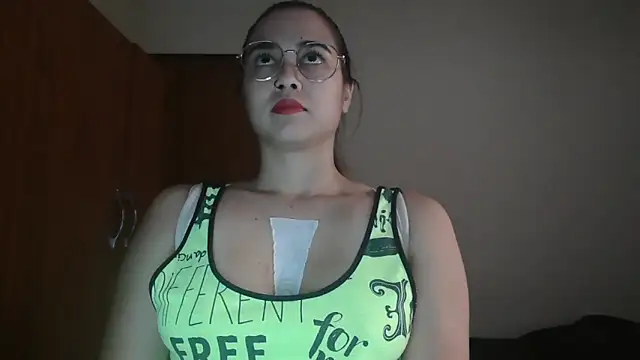 trianabell online show from February 10, 7:18 pm