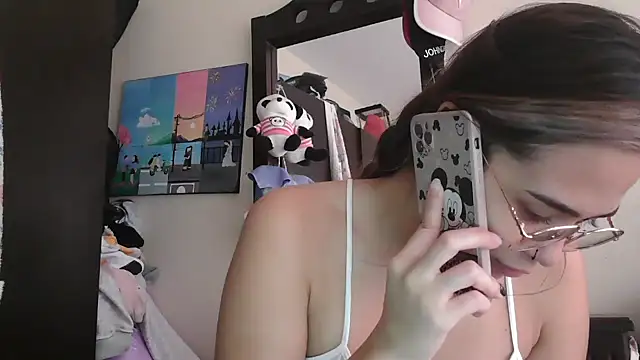 trianabell online show from March 18, 4:10 pm