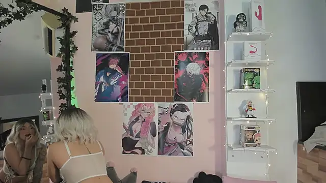 Snapshot of sensualkattt chatting on December 13, 12:06 pm sensualkattt online show from December 13, 12:06 pm