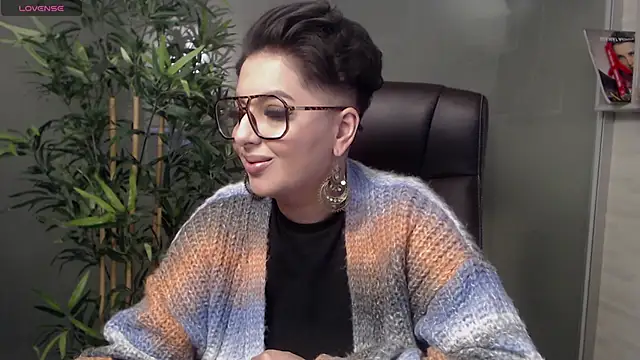 BustyAllyy online show from February 11, 9:14 pm