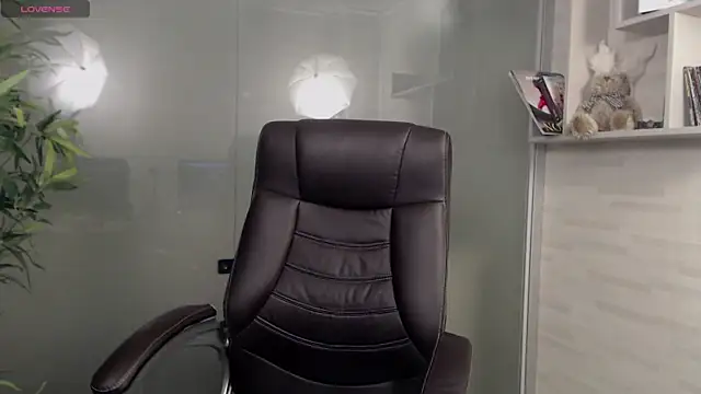 BustyAllyy online show from March 14, 11:32 pm