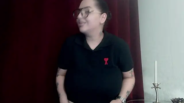 BustyAllyy online show from February 18, 9:22 pm