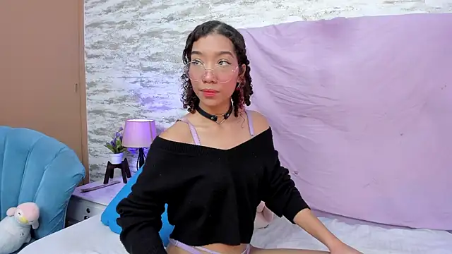 Snapshot of nya_ah chatting on January 8, 3:07 pm nya ah online show from January 8, 3:07 pm