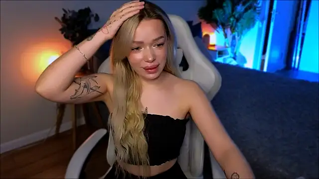 Lily Yin online show from March 1, 5:42 am