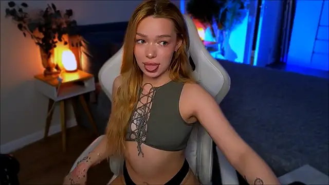 Lily Yin online show from June 11, 6:11 am