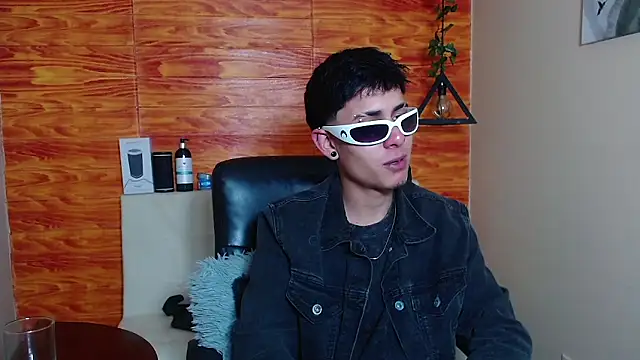 Bastiaan 28 online show from February 6, 3:59 am