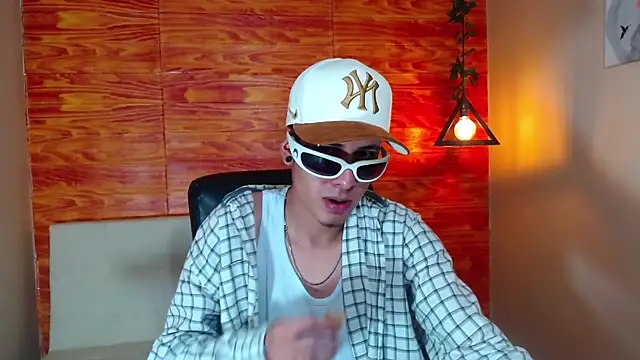 Bastiaan 28 online show from February 21, 6:18 am