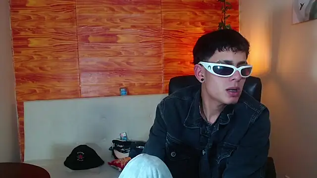 Bastiaan 28 online show from March 3, 3:08 am