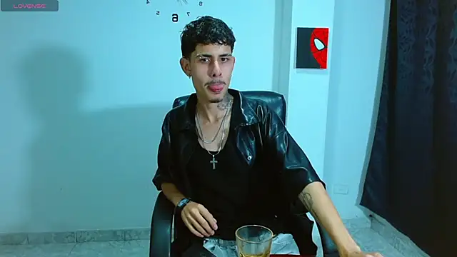 Bastiaan 28 online show from September 12, 3:17 am