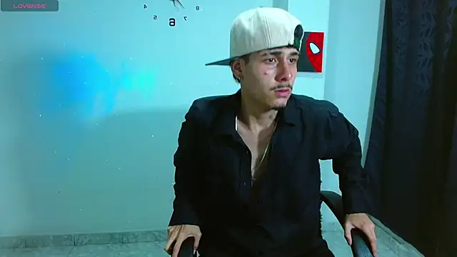 Bastiaan 28 online show from October 11, 11:25 pm