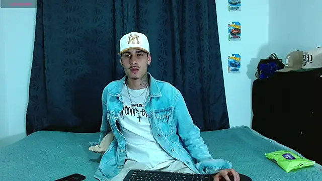 Bastiaan 28 online show from November 11, 3:28 am