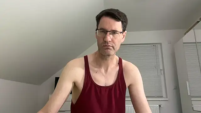 Snapshot of zxzx_cam1 chatting on February 22, 4:27 pm zxzx cam1 online show from February 22, 4:27 pm