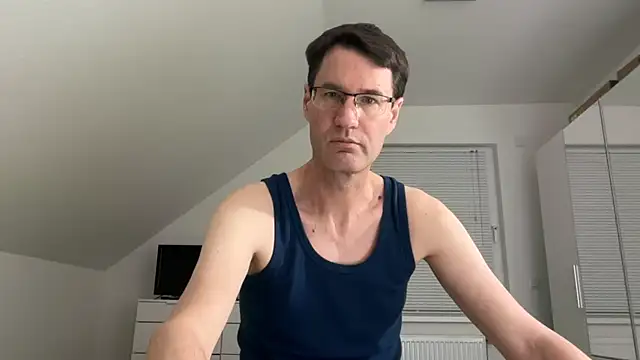 Snapshot of zxzx_cam1 chatting on March 6, 4:25 pm zxzx cam1 online show from March 6, 4:25 pm