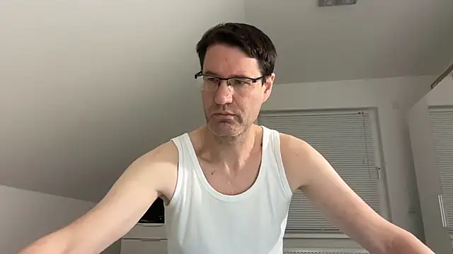 Snapshot of zxzx_cam1 chatting on March 29, 3:34 pm zxzx cam1 online show from March 29, 3:34 pm