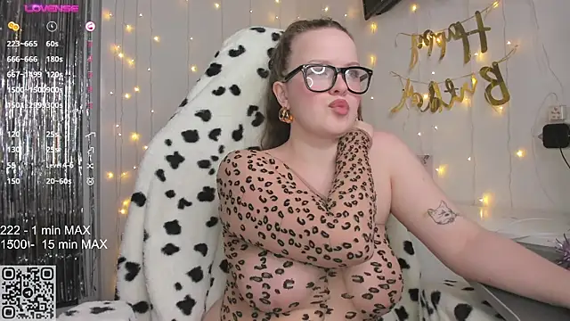 Snapshot of HANNA_MONTANAS chatting on February 20, 10:26 pm HANNA MONTANAS online show from February 20, 10:26 pm