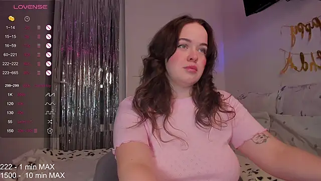 HANNA MONTANAS online show from December 4, 4:59 pm