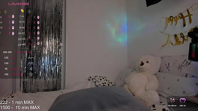 HANNA MONTANAS online show from February 5, 7:40 pm