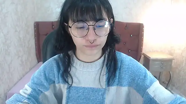 Snapshot of charlottemoonxz chatting on February 2, 1:52 pm charlottemoonxz online show from February 2, 1:52 pm