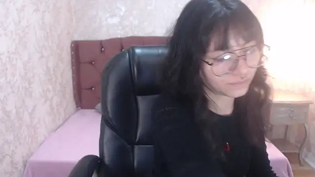 Snapshot of charlottemoonxz chatting on February 10, 5:30 pm charlottemoonxz online show from February 10, 5:30 pm
