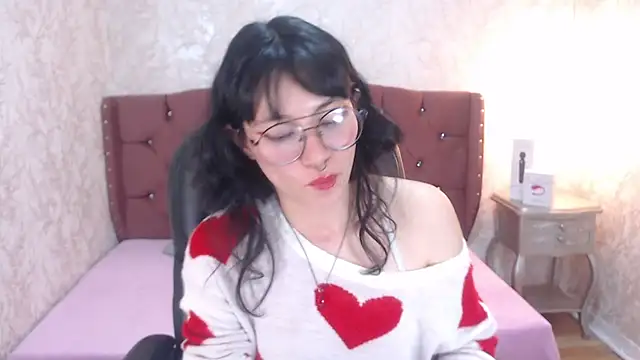 Snapshot of charlottemoonxz chatting on February 13, 8:24 pm charlottemoonxz online show from February 13, 8:24 pm