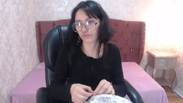 Snapshot of charlottemoonxz chatting on March 6, 5:33 pm charlottemoonxz online show from March 6, 5:33 pm