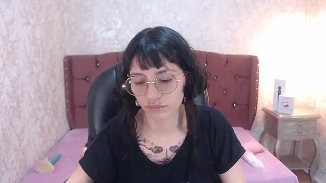 Snapshot of charlottemoonxz chatting on March 13, 11:59 pm charlottemoonxz online show from March 13, 11:59 pm