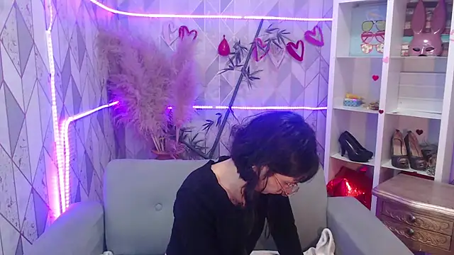 Snapshot of charlottemoonxz chatting on September 15, 7:47 pm charlottemoonxz online show from September 15, 7:47 pm