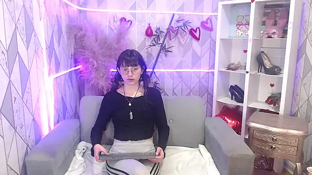 Snapshot of charlottemoonxz chatting on October 15, 7:58 pm charlottemoonxz online show from October 15, 7:58 pm