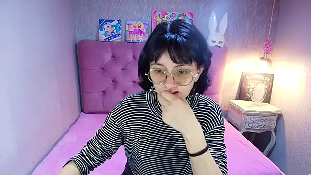 charlottemoonxz online show from April 21, 6:34 pm