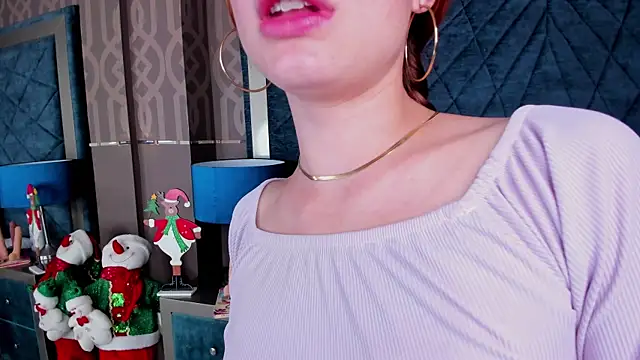 Snapshot of AdelaineBest chatting on December 21, 4:09 am AdelaineBest online show from December 21, 4:09 am