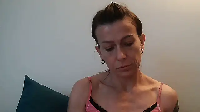anechka1 online show from April 26, 11:35 pm