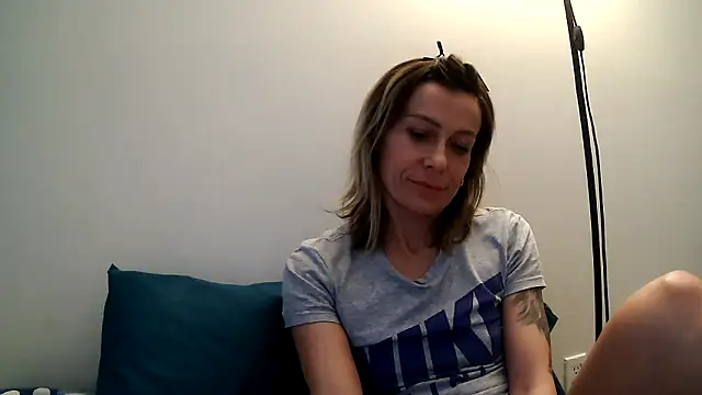 anechka1 online show from May 13, 11:33 pm