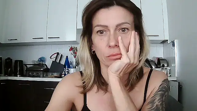 anechka1 online show from June 1, 9:16 pm