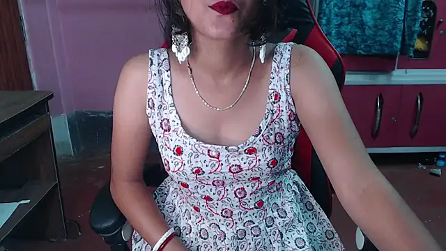 Angel Alison  online show from February 12, 6:30 pm