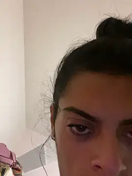 canderodrig777 online show from February 11, 6:33 pm