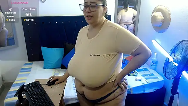 Snapshot of bubis_laru53 chatting on November 20, 8:03 am bubis laru53 online show from November 20, 8:03 am