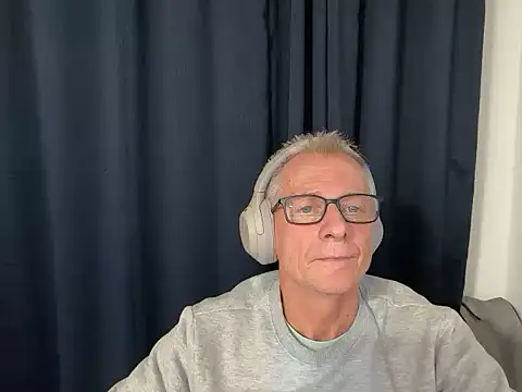 Snapshot of Alexwawapl chatting on December 21, 8:16 pm Alexwawapl online show from December 21, 8:16 pm