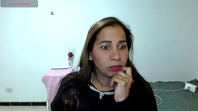 Snapshot of CaroMasha chatting on May 29, 8:18 pm CaroMasha online show from May 29, 8:18 pm