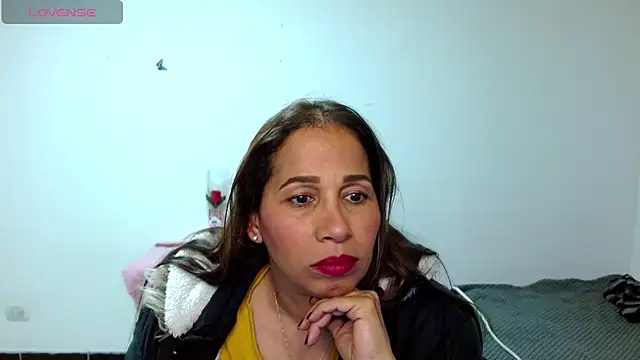 Snapshot of CaroMasha chatting on May 30, 9:45 pm CaroMasha online show from May 30, 9:45 pm