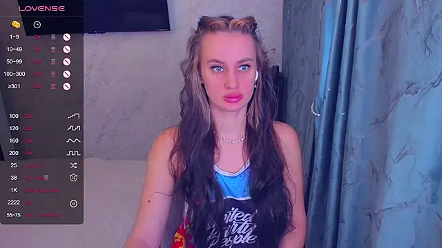 Snapshot of Cherry-Legenda chatting on January 14, 8:20 am Cherry-Legenda online show from January 14, 8:20 am