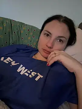 Snapshot of MilfyMrsRobinson chatting on February 6, 1:38 am MilfyMrsRobinson online show from February 6, 1:38 am