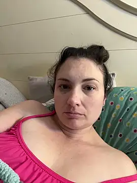 Snapshot of MilfyMrsRobinson chatting on February 8, 12:17 am MilfyMrsRobinson online show from February 8, 12:17 am