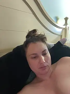 Snapshot of MilfyMrsRobinson chatting on February 8, 10:51 pm MilfyMrsRobinson online show from February 8, 10:51 pm