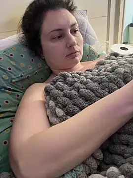 Snapshot of MilfyMrsRobinson chatting on February 9, 11:57 pm MilfyMrsRobinson online show from February 9, 11:57 pm