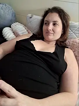 Snapshot of MilfyMrsRobinson chatting on February 17, 3:42 pm MilfyMrsRobinson online show from February 17, 3:42 pm