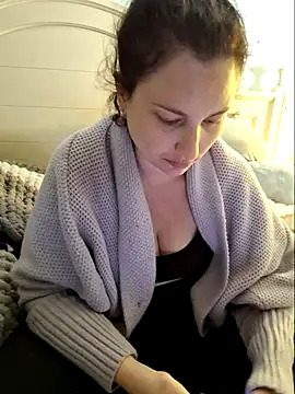 Snapshot of MilfyMrsRobinson chatting on March 4, 12:50 am MilfyMrsRobinson online show from March 4, 12:50 am