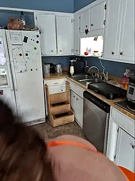 Snapshot of MilfyMrsRobinson chatting on September 12, 2:39 pm MilfyMrsRobinson online show from September 12, 2:39 pm