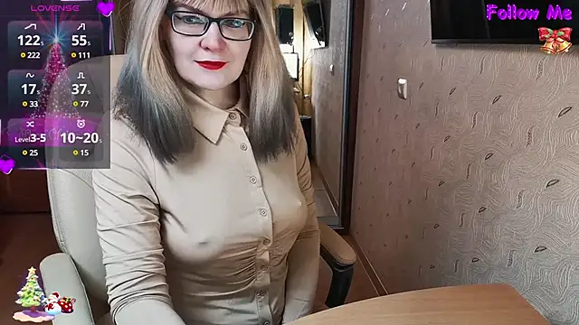 Snapshot of MyLadySkyLuck chatting on February 4, 3:00 am MyLadySkyLuck online show from February 4, 3:00 am